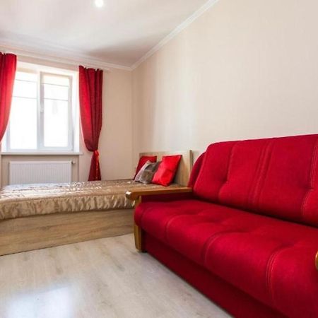Apartment On Staroyevreyska 26 ลวีฟ ภายนอก รูปภาพ