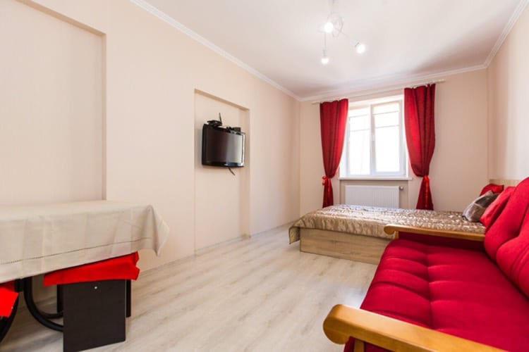 Apartment On Staroyevreyska 26 ลวีฟ ภายนอก รูปภาพ
