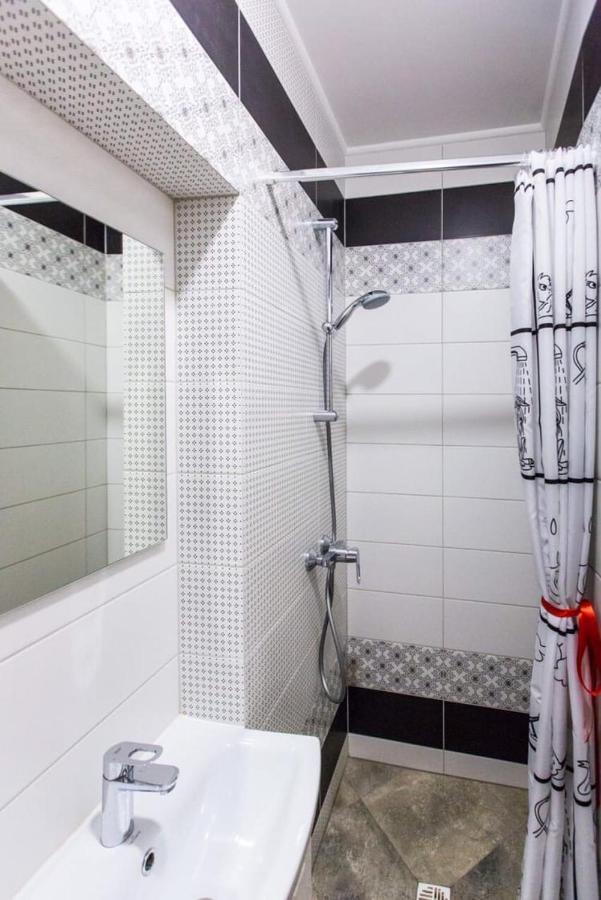 Apartment On Staroyevreyska 26 ลวีฟ ภายนอก รูปภาพ