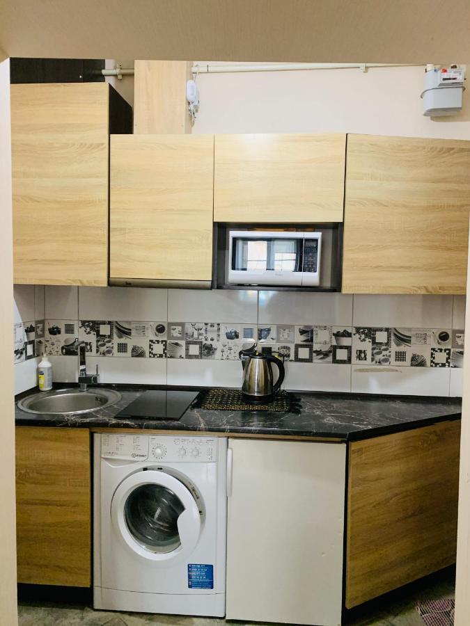 Apartment On Staroyevreyska 26 ลวีฟ ภายนอก รูปภาพ