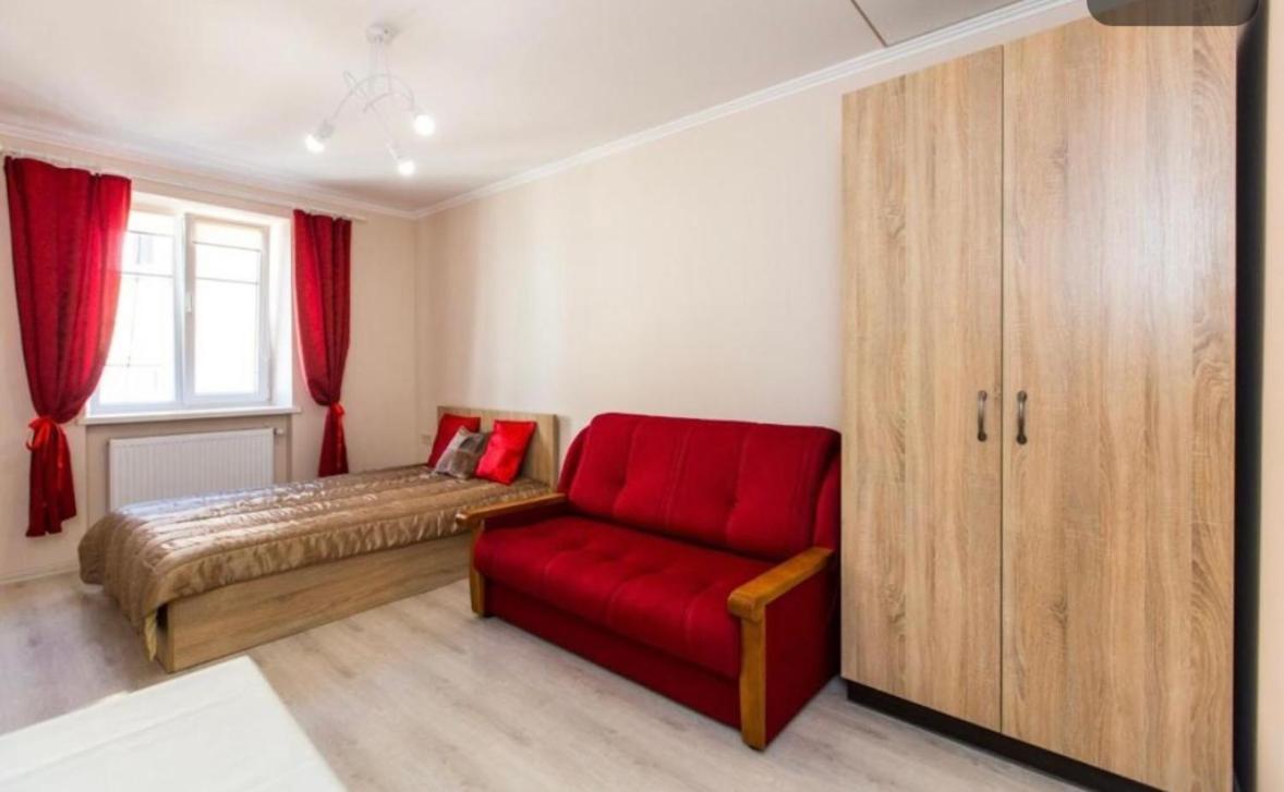 Apartment On Staroyevreyska 26 ลวีฟ ภายนอก รูปภาพ