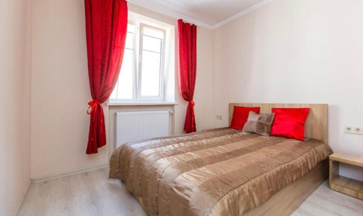 Apartment On Staroyevreyska 26 ลวีฟ ภายนอก รูปภาพ
