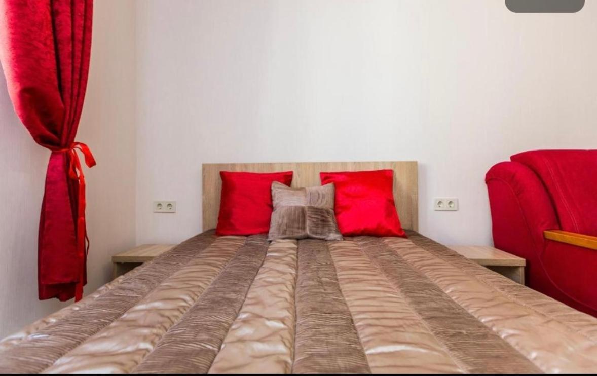 Apartment On Staroyevreyska 26 ลวีฟ ภายนอก รูปภาพ