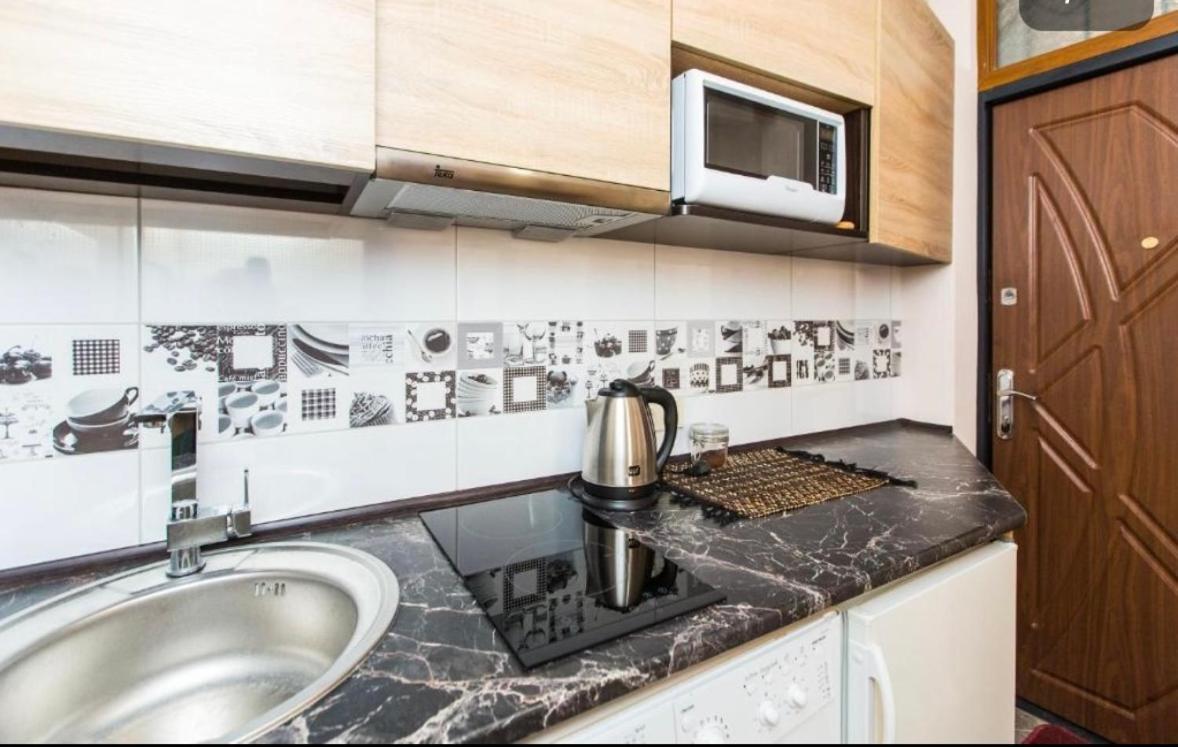 Apartment On Staroyevreyska 26 ลวีฟ ภายนอก รูปภาพ