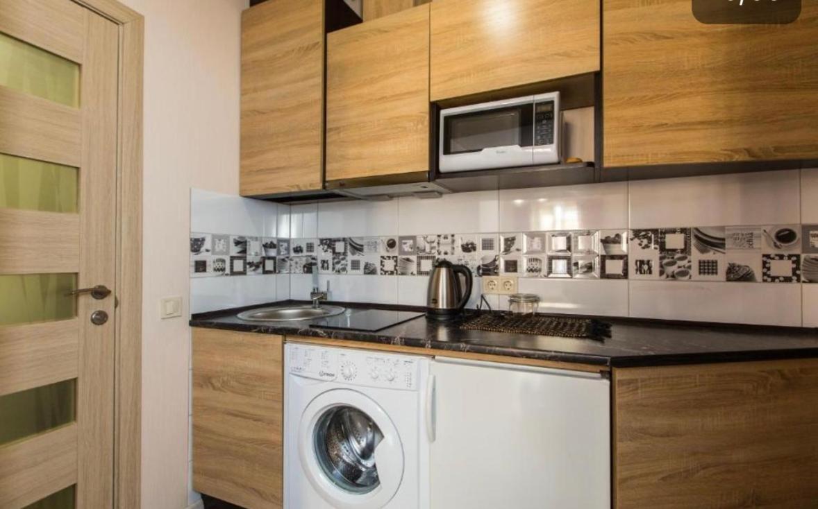 Apartment On Staroyevreyska 26 ลวีฟ ภายนอก รูปภาพ