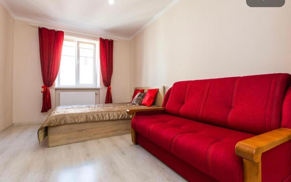 Apartment On Staroyevreyska 26 ลวีฟ ภายนอก รูปภาพ