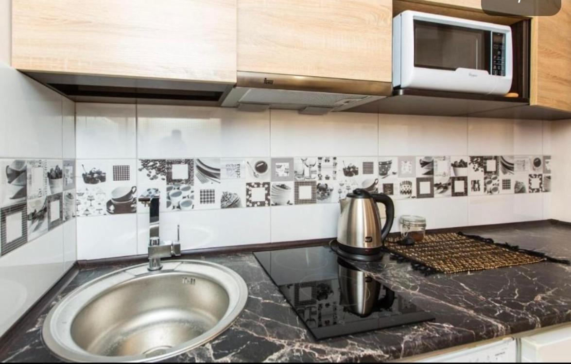 Apartment On Staroyevreyska 26 ลวีฟ ภายนอก รูปภาพ