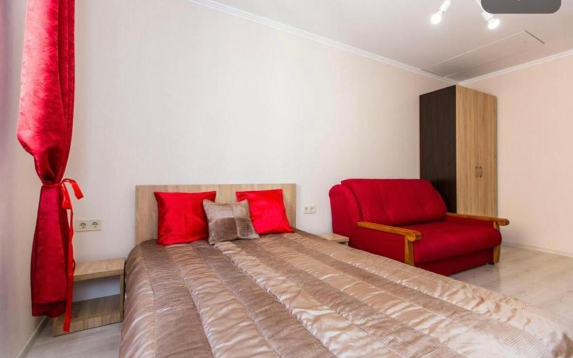 Apartment On Staroyevreyska 26 ลวีฟ ภายนอก รูปภาพ