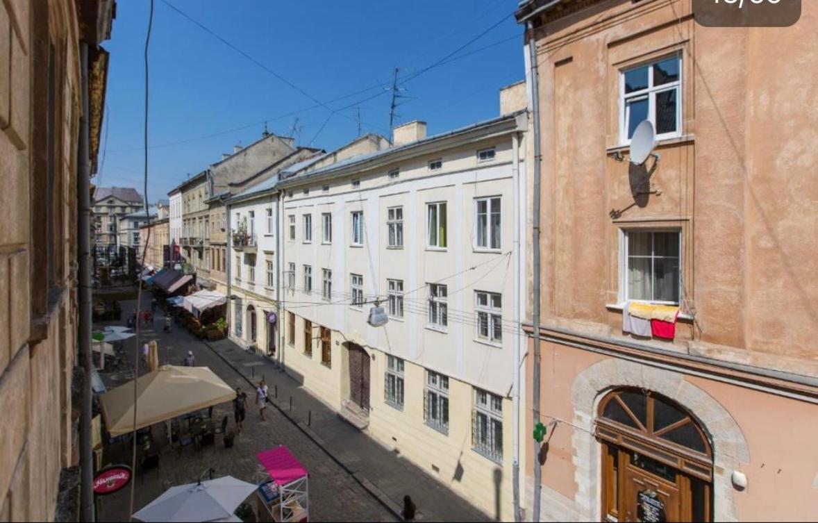 Apartment On Staroyevreyska 26 ลวีฟ ภายนอก รูปภาพ